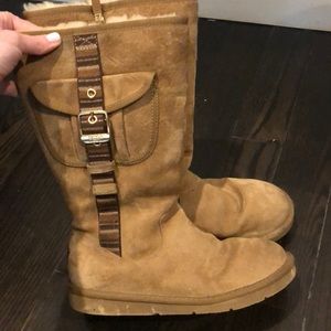 Ugg boots with zipper